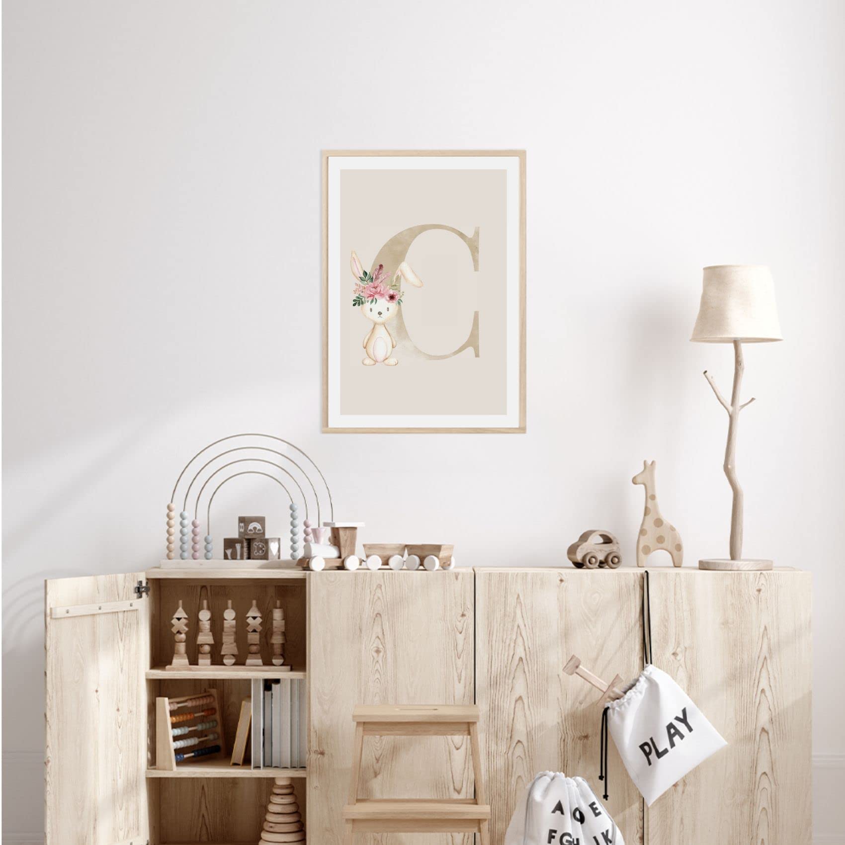 Kinderzimmerposter_Anfangsbuchstabe_beige_Hase_boho_C