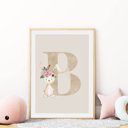 Kinderzimmerposter_Anfangsbuchstabe_beige_Hase_boho_B