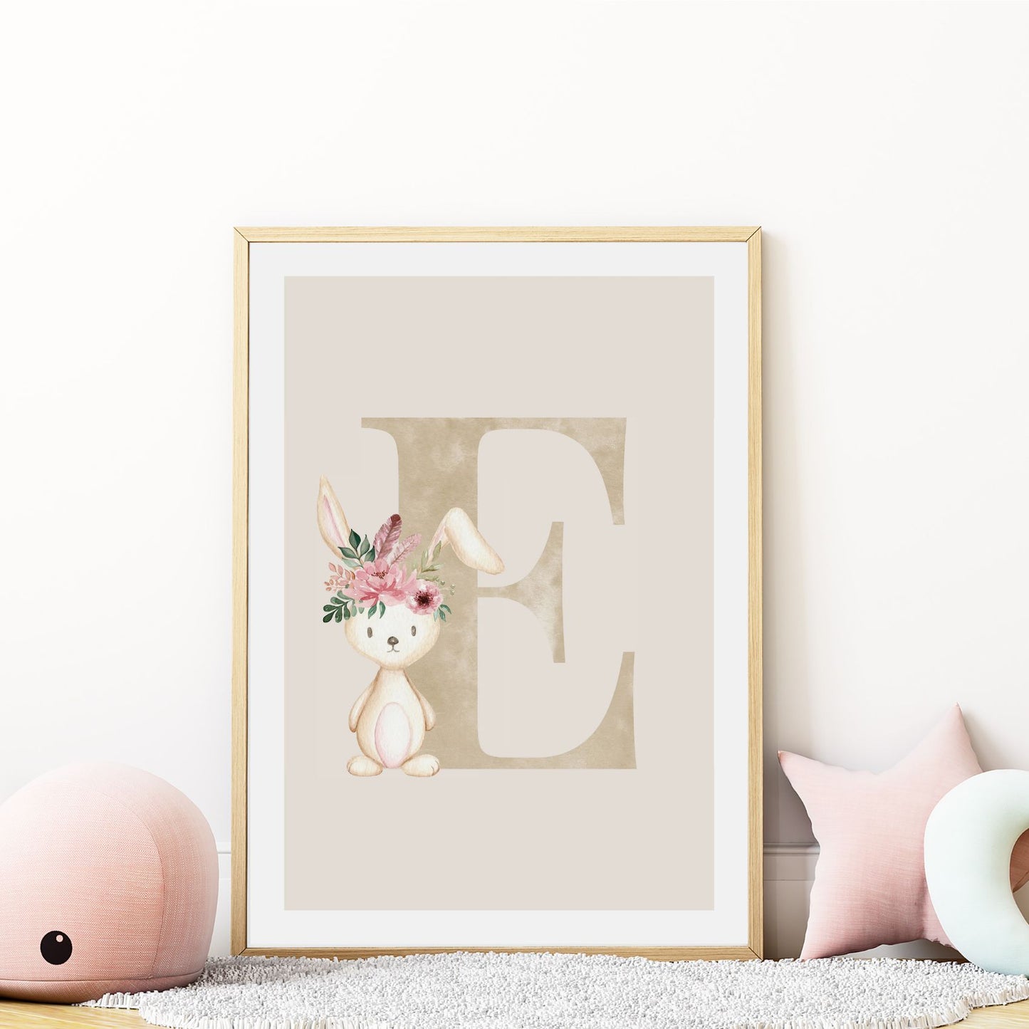 Kinderzimmerposter_Anfangsbuchstabe_beige_Hase_boho_E